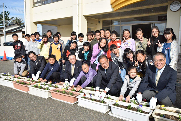 The “Hana no Wa” (Circle of Flowers) movement